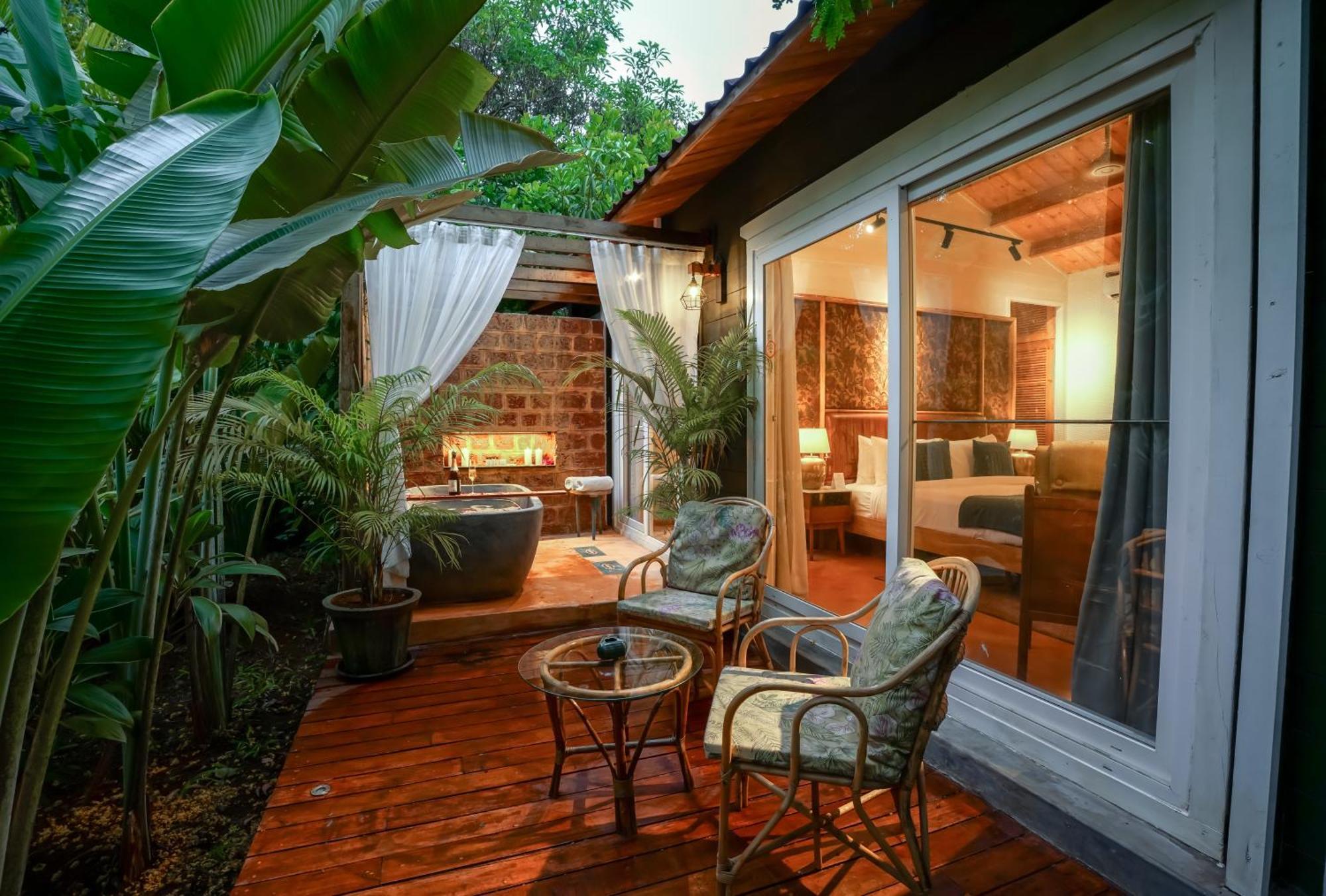 Larisa Resort Ashwem Mandrem Exterior photo
